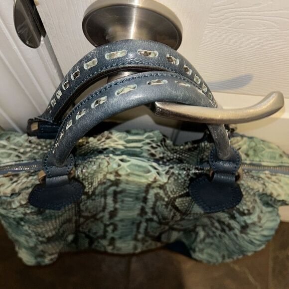 Reptile’s House Elegant Green Print Tote Bag - Picture 10 of 12